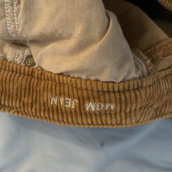 American Eagle Women’s Gold Mom Jean Super Stretch Ribbed Sz 2 - Picture 9 of 9